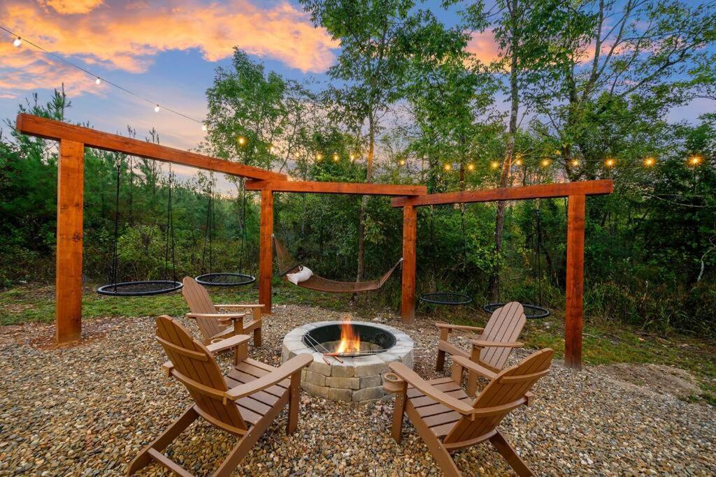 布罗肯鲍Under The Stars - Secluded, Hot Tub, Firepit, Games别墅 外观 照片